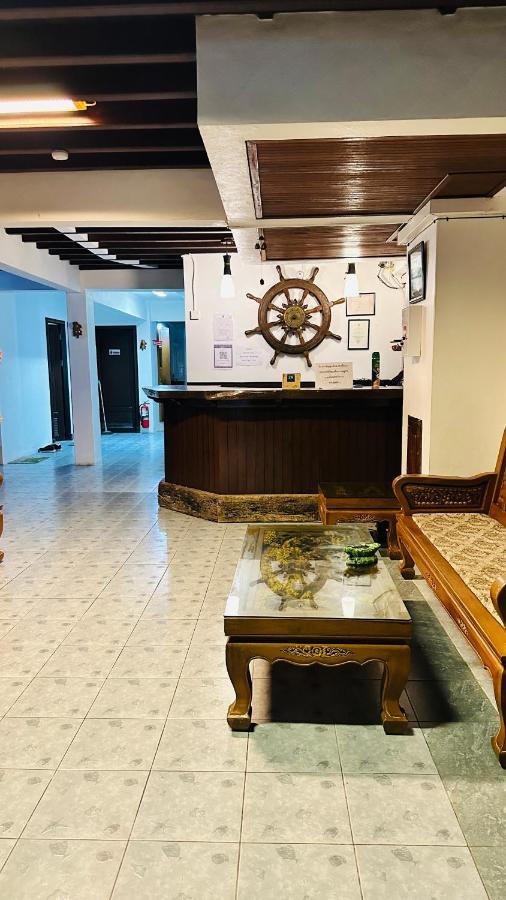 Relax Guest House Patong Bagian luar foto