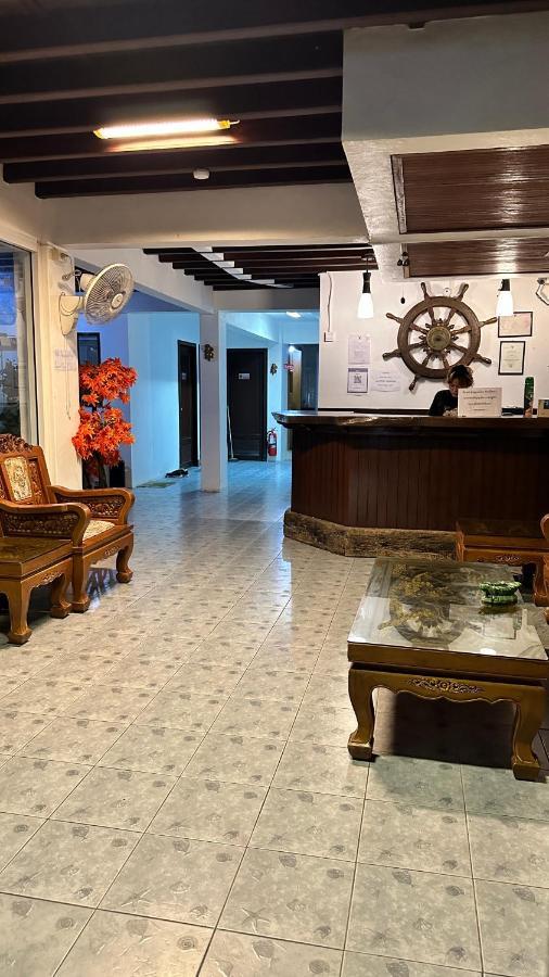 Relax Guest House Patong Bagian luar foto