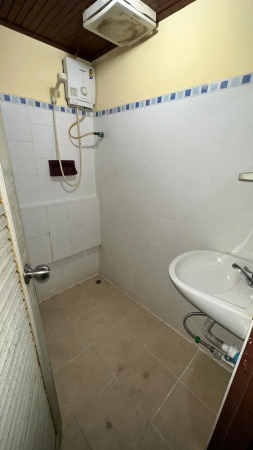 Relax Guest House Patong Bagian luar foto