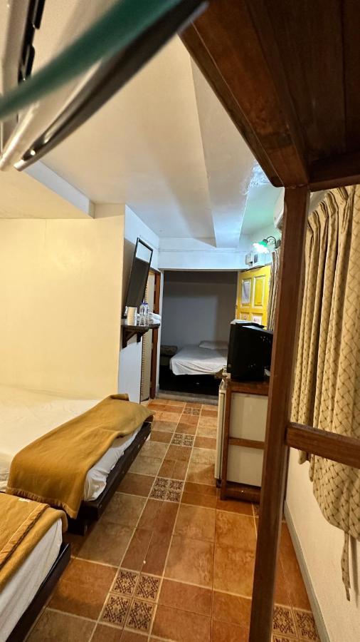 Relax Guest House Patong Bagian luar foto