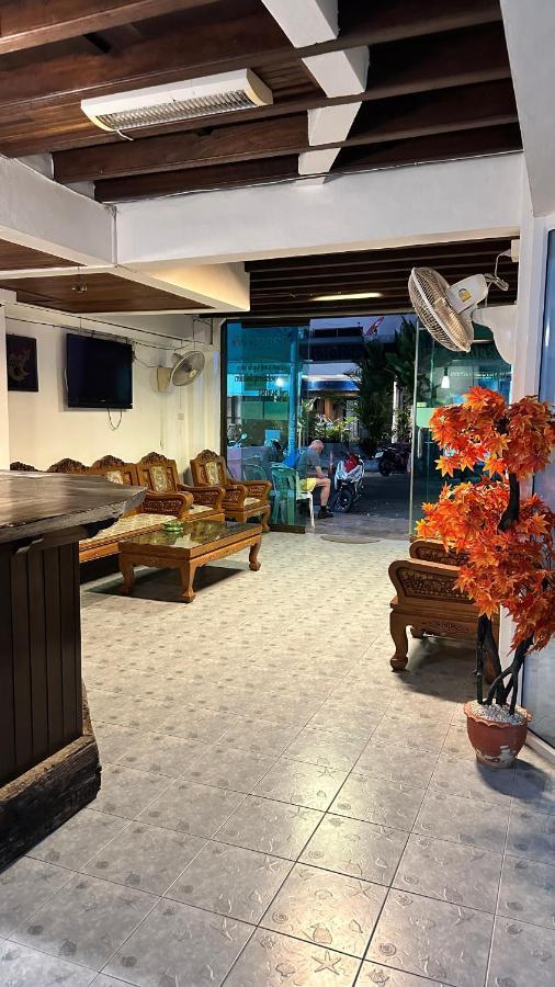 Relax Guest House Patong Bagian luar foto