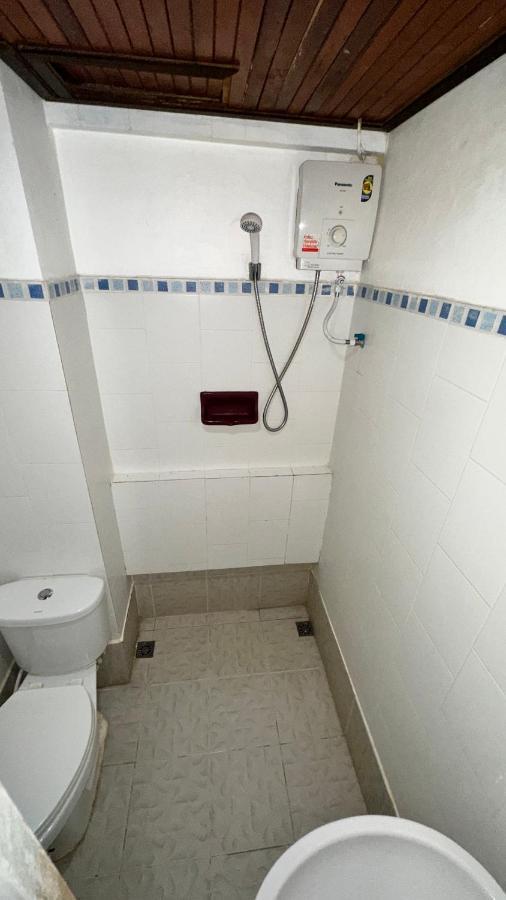 Relax Guest House Patong Bagian luar foto